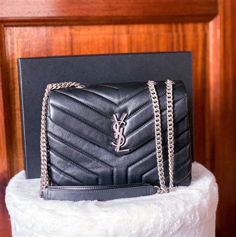 Un Jour, un sac: le Loulou par YSL 